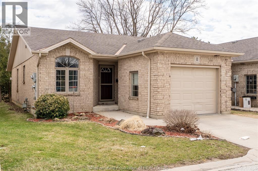 Single Family — 8 McIntosh Avenue, Chatham, Ontario