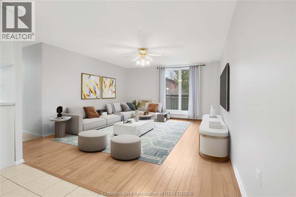 Single Family — 955 Grand Avenue, Chatham, Ontario