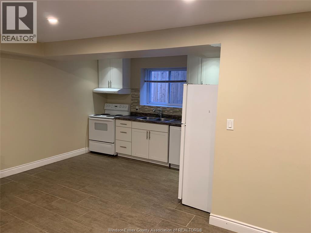 829 Arthur Avenue #BASEMENT, Windsor — photograph 2