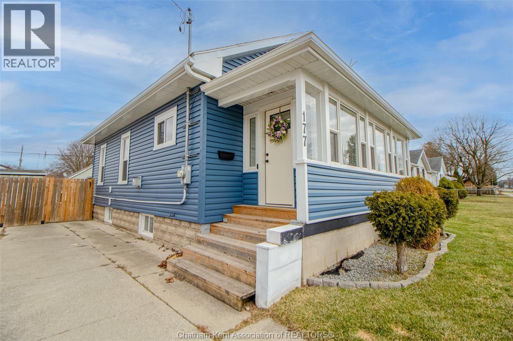 177 Woods Street, Chatham — photograph 2