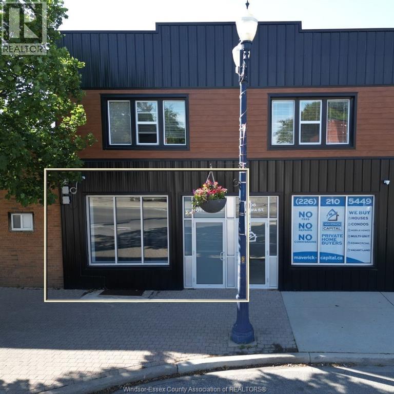 806 Ottawa Street, Windsor — photograph 2