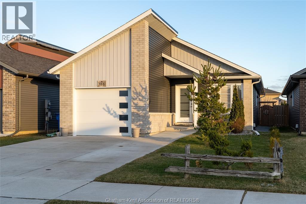 Single Family — 133 Moonstone Crescent, Chatham, Ontario