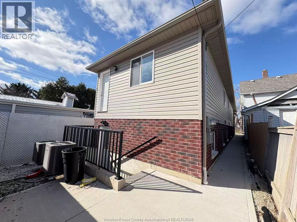 658 Caron Avenue #2, Windsor — photograph 3