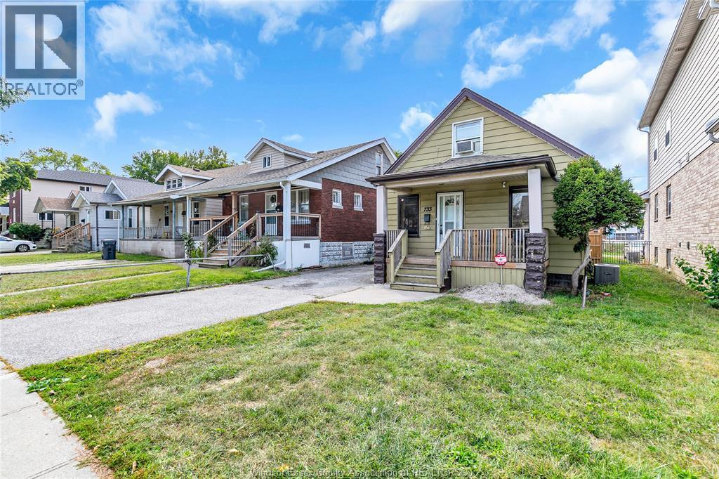 733 Randolph, Windsor — photograph 2