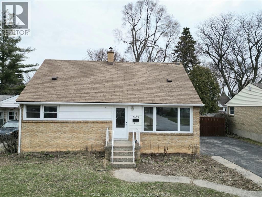 3672 Morris Drive, Windsor — primary photograph