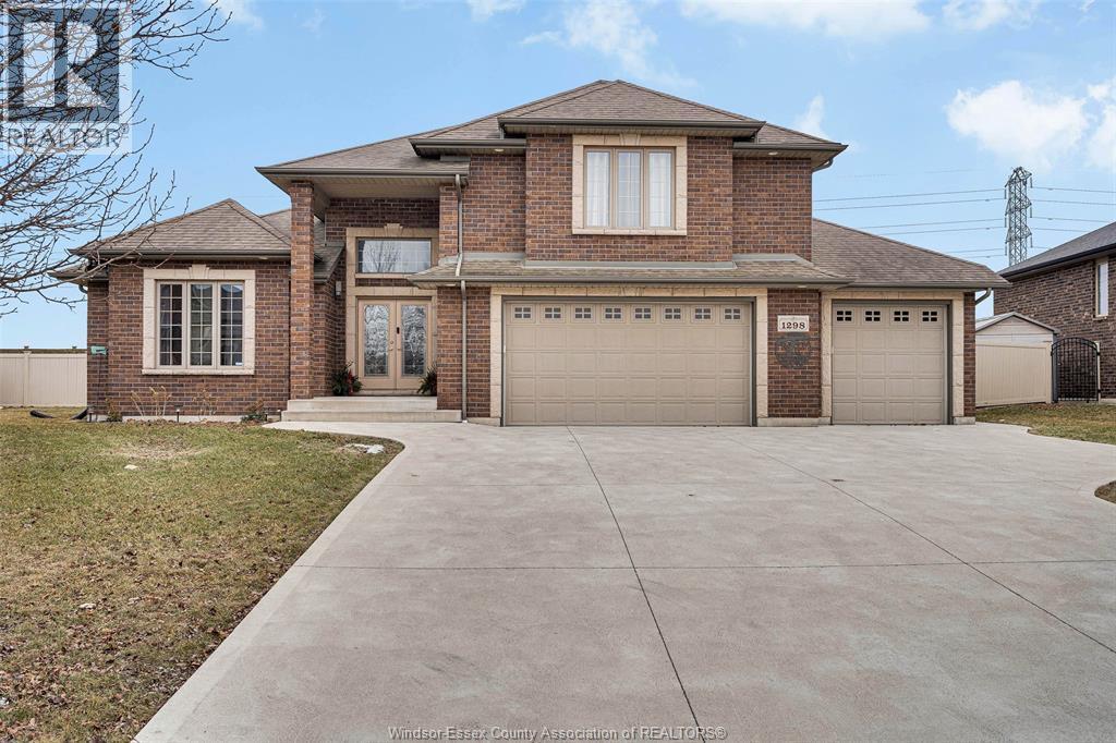 Single Family — 1298 Deer Run Trail, Lakeshore, Ontario