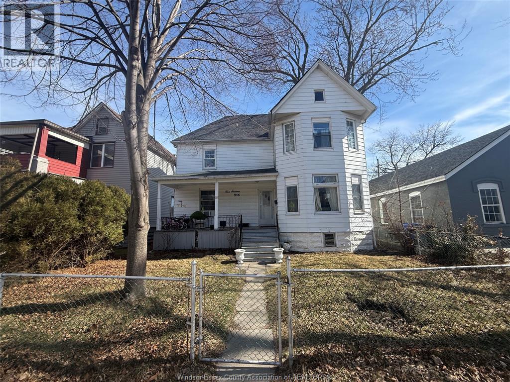 516 Dougall Avenue, Windsor — photograph 2