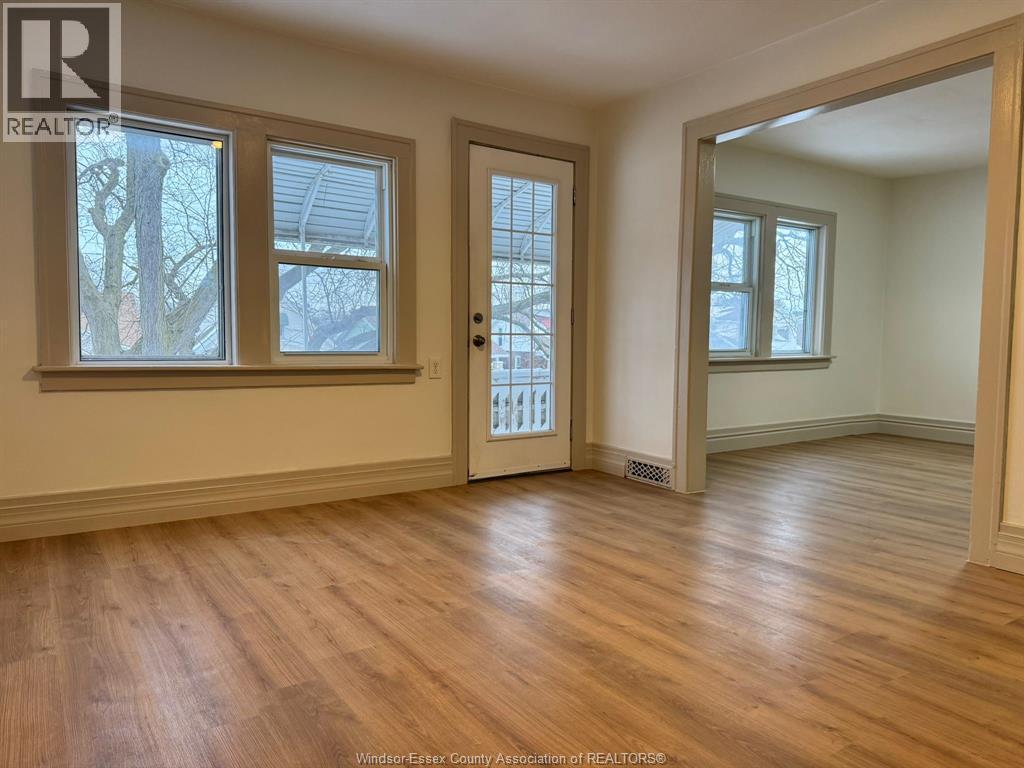 1521 Parent Avenue, Windsor — primary photograph