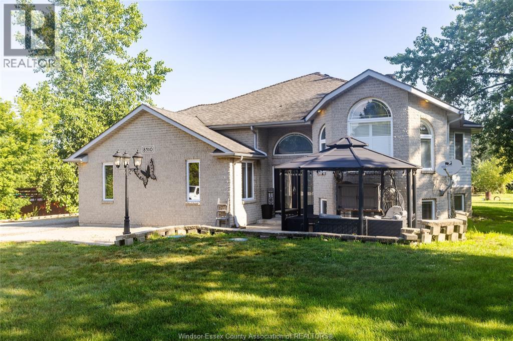 8510 Baseline Road, Windsor — primary photograph