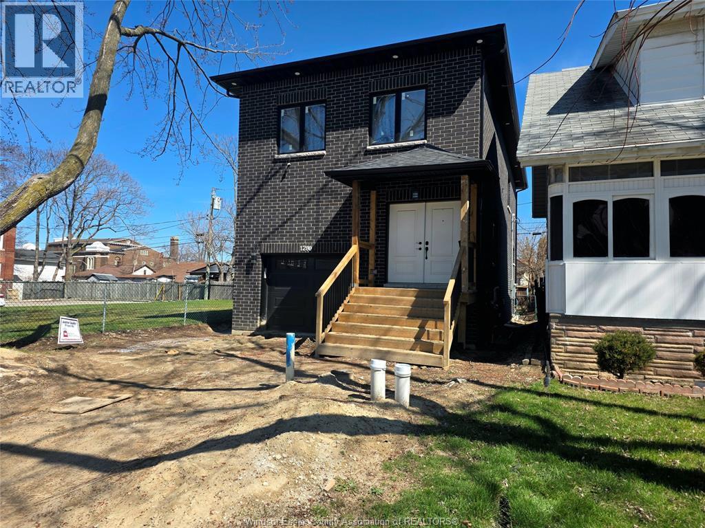 1280 Dufferin Place, Windsor — primary photograph
