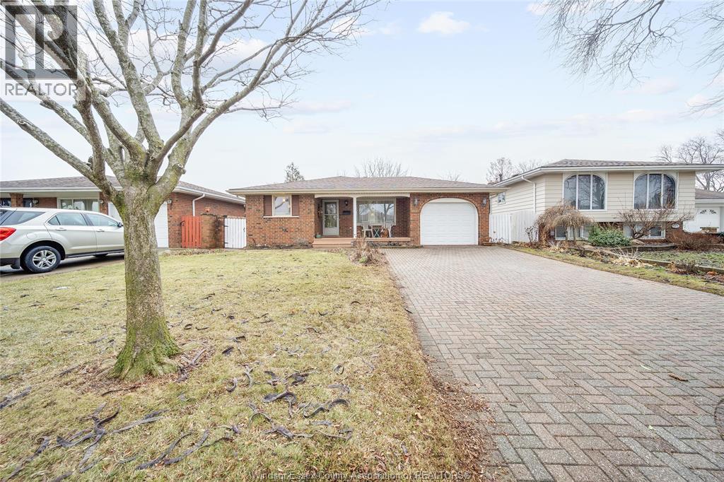 10682 Keating Crescent, Windsor — photograph 3