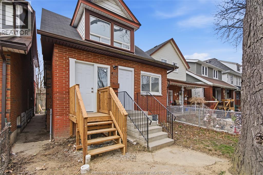 435 Caron Avenue, Windsor — primary photograph