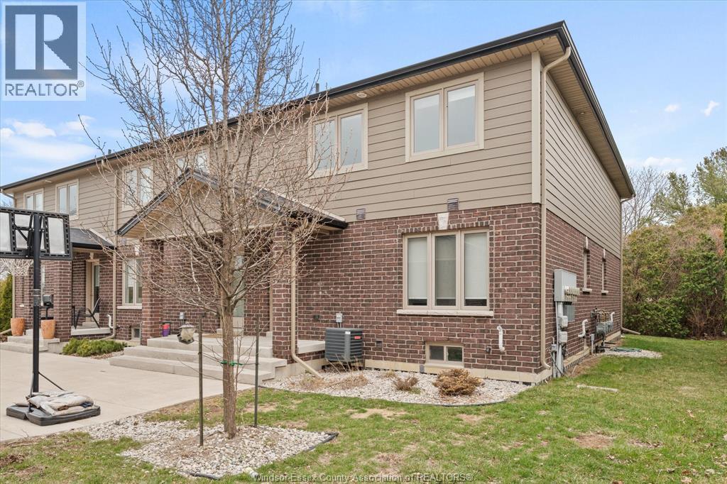204 Beechwood #2, Lakeshore — photograph 2