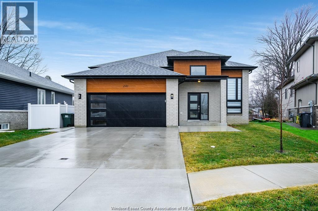 Single Family — 241 Robinson Avenue, Essex, Ontario