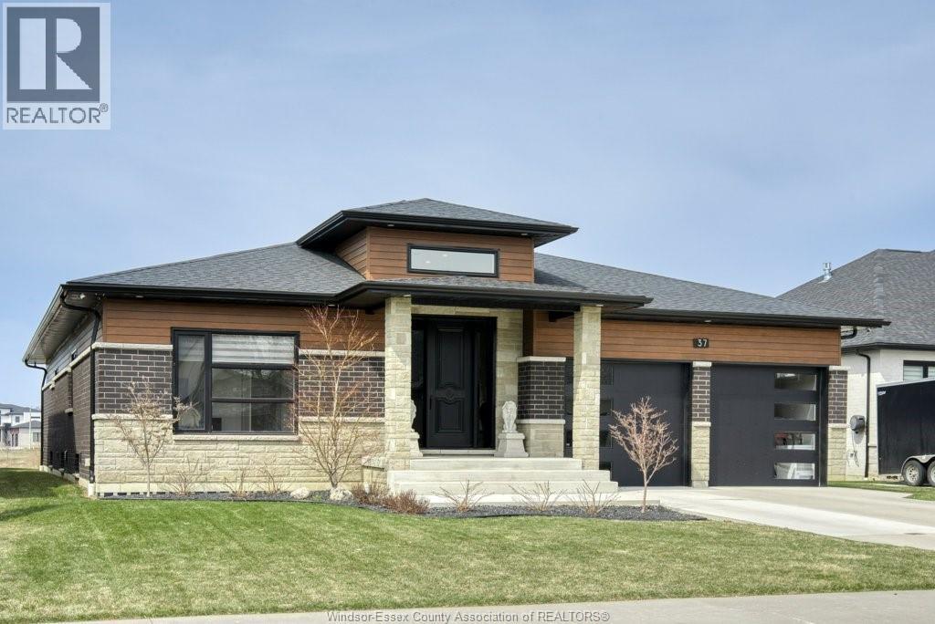 37 Augusta Drive, Leamington — photograph 2