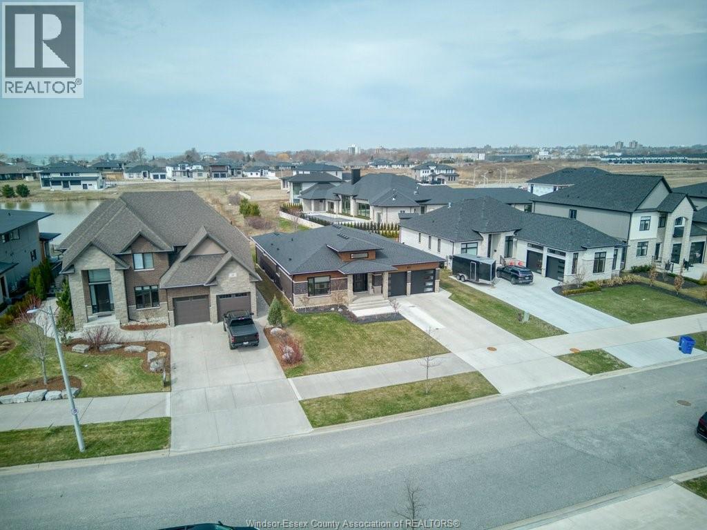 37 Augusta Drive, Leamington — photograph 3