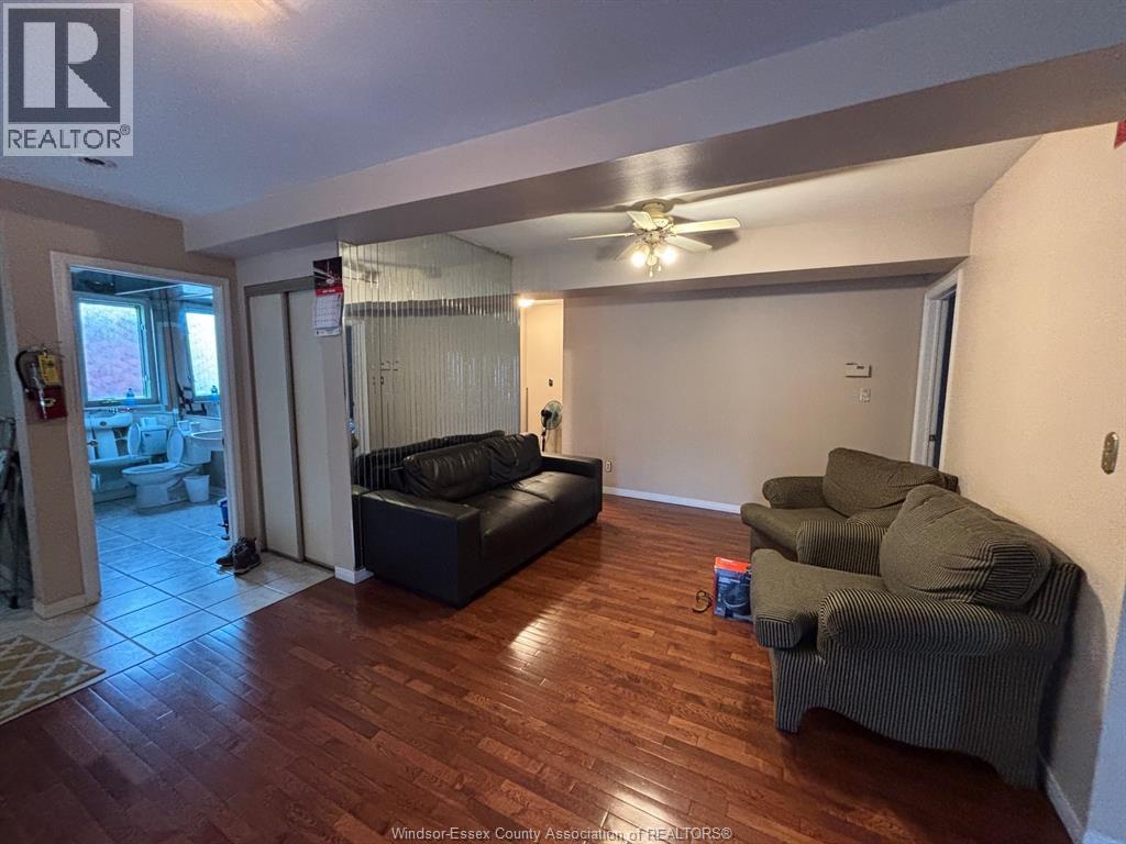 163 Janette #2ND FLOOR, Windsor — photograph 3