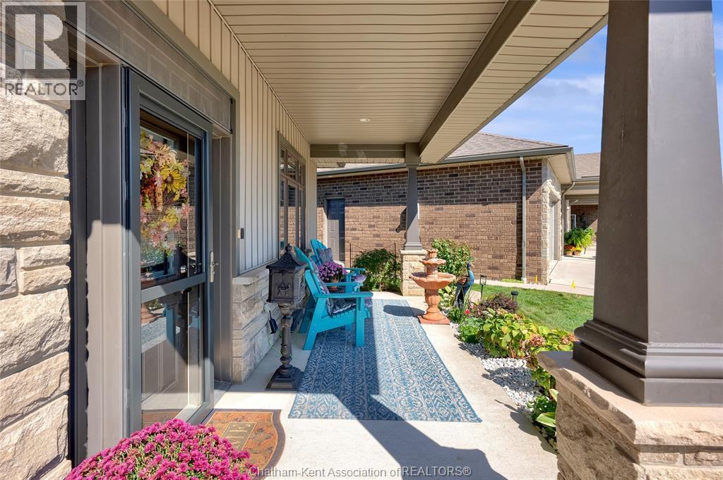 53 Veranda Court, Chatham — photograph 3