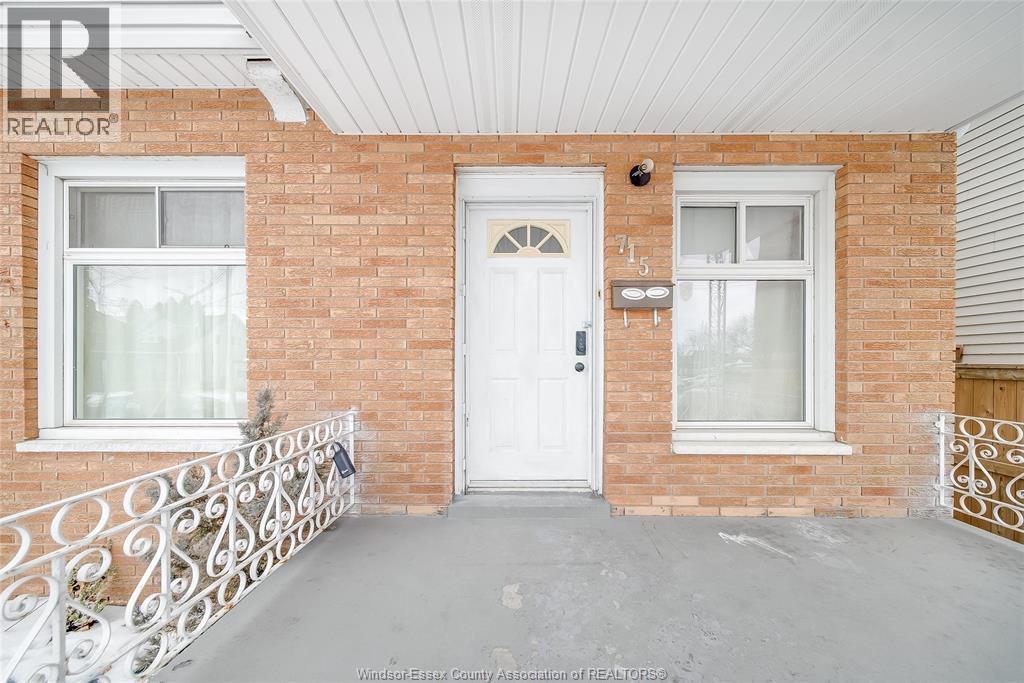715 Aylmer Avenue, Windsor — photograph 3