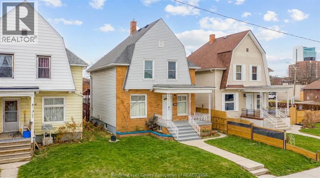 715 Aylmer Avenue, Windsor — photograph 2