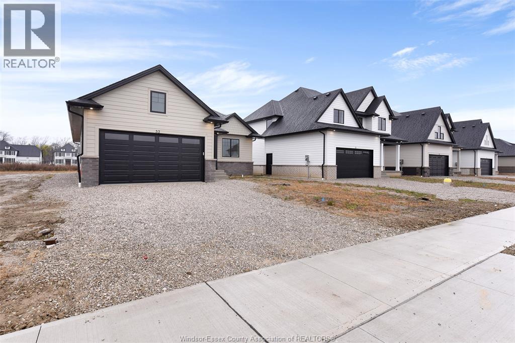 53 Belleview Drive, Kingsville — photograph 2