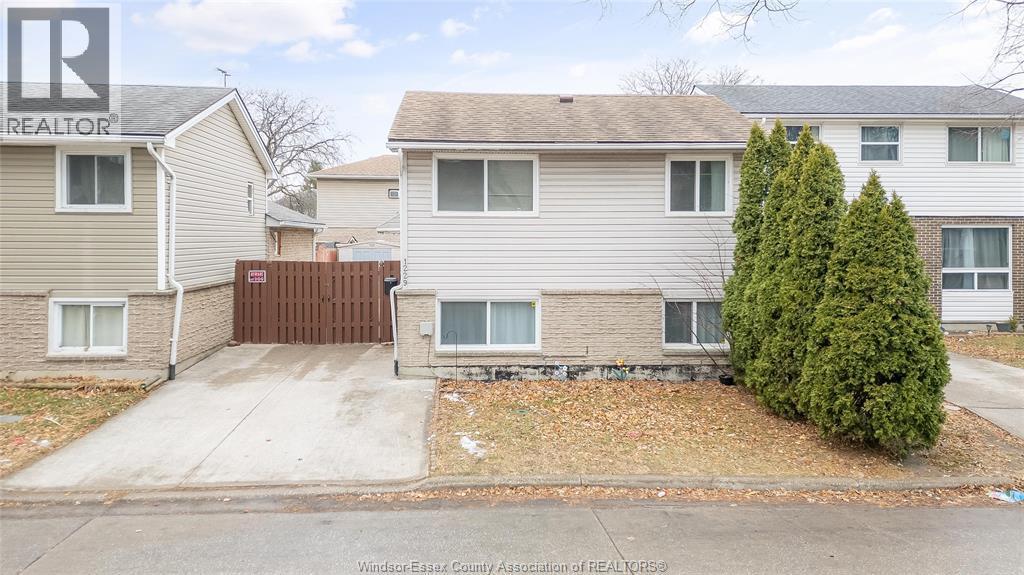 1229 Arncliffe, Windsor — primary photograph