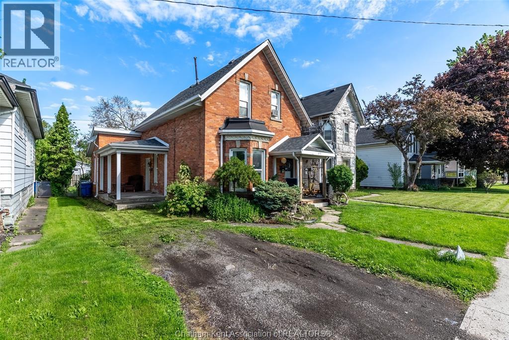 Single Family — 215 Grand Avenue, Chatham, Ontario