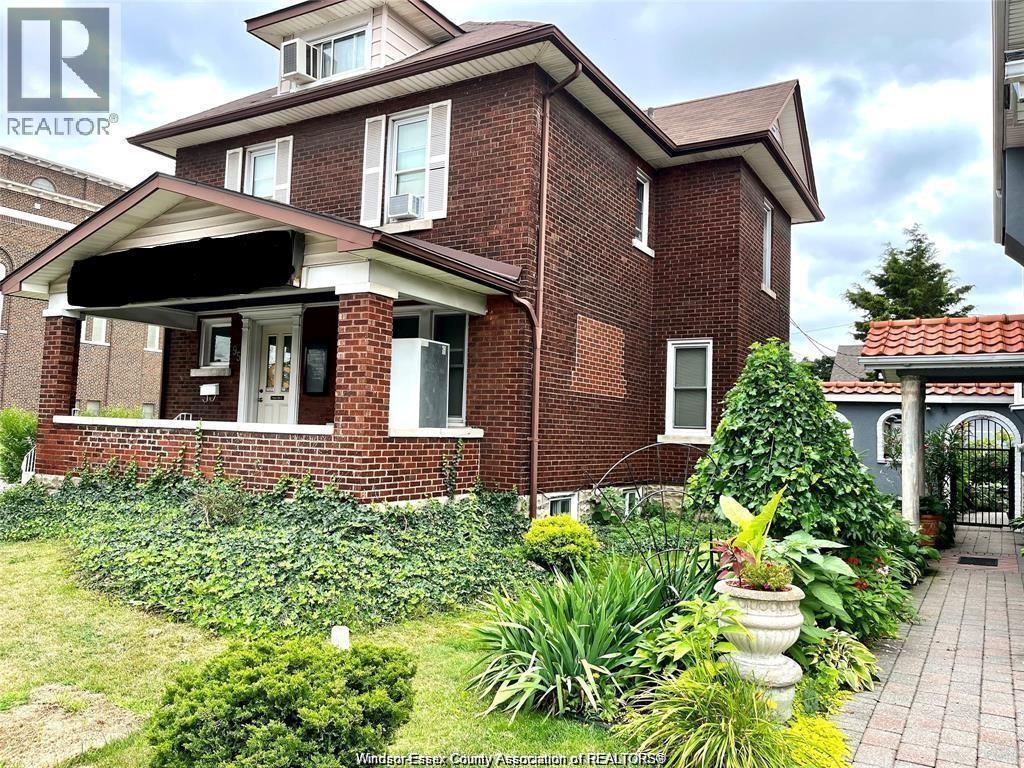 95 Giles Boulevard, Windsor — photograph 2