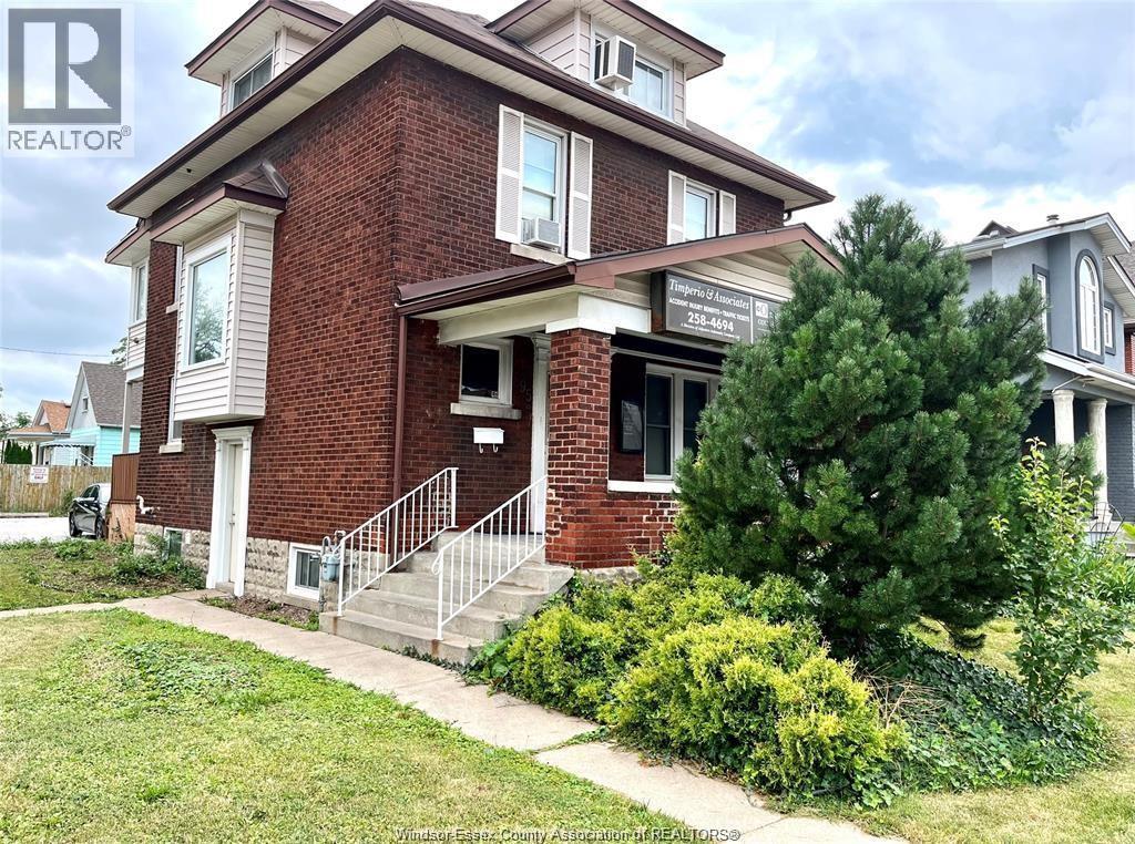 95 Giles Boulevard, Windsor — photograph 3