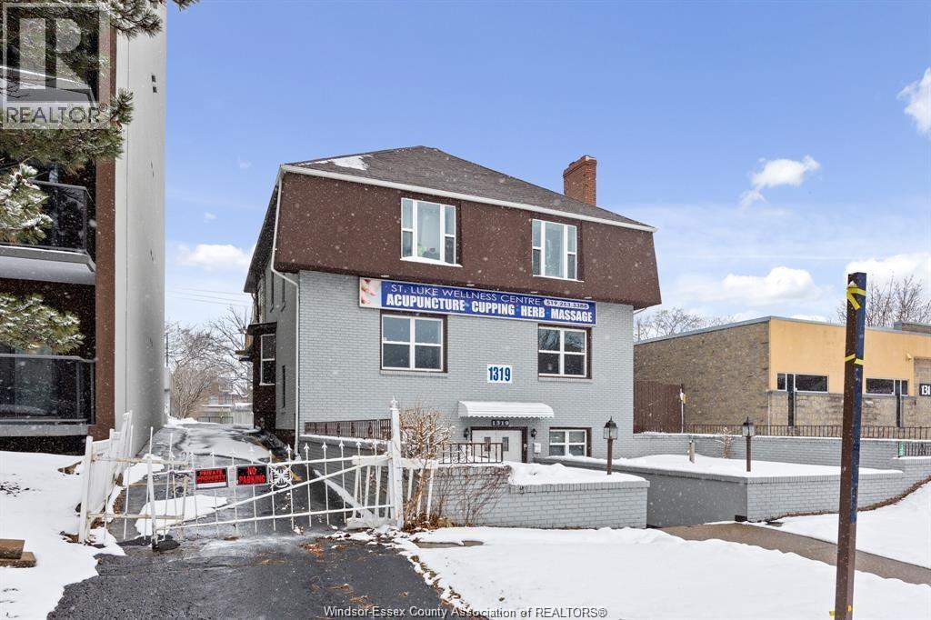 1319 Ouellette Avenue #MAIN, Windsor — photograph 2