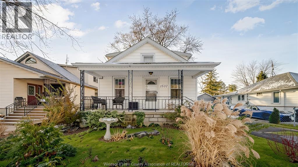 1537 Westminster Boulevard, Windsor — primary photograph