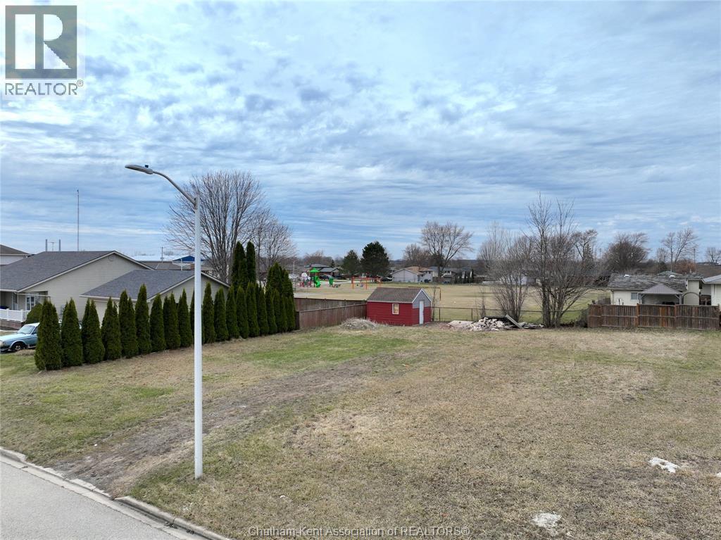 1583 Councillors Street, Moore Township — photograph 2