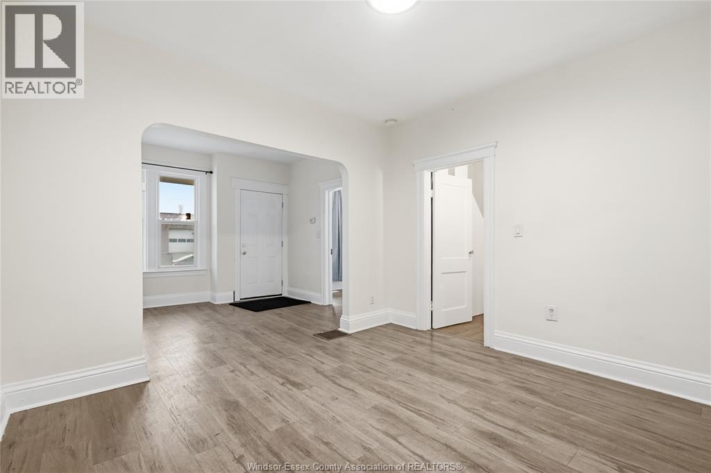1231 Windsor Avenue, Windsor — primary photograph