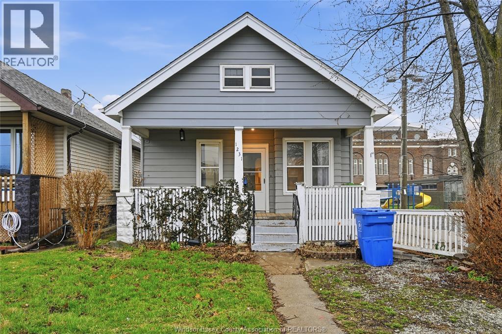 1231 Windsor Avenue, Windsor — photograph 3