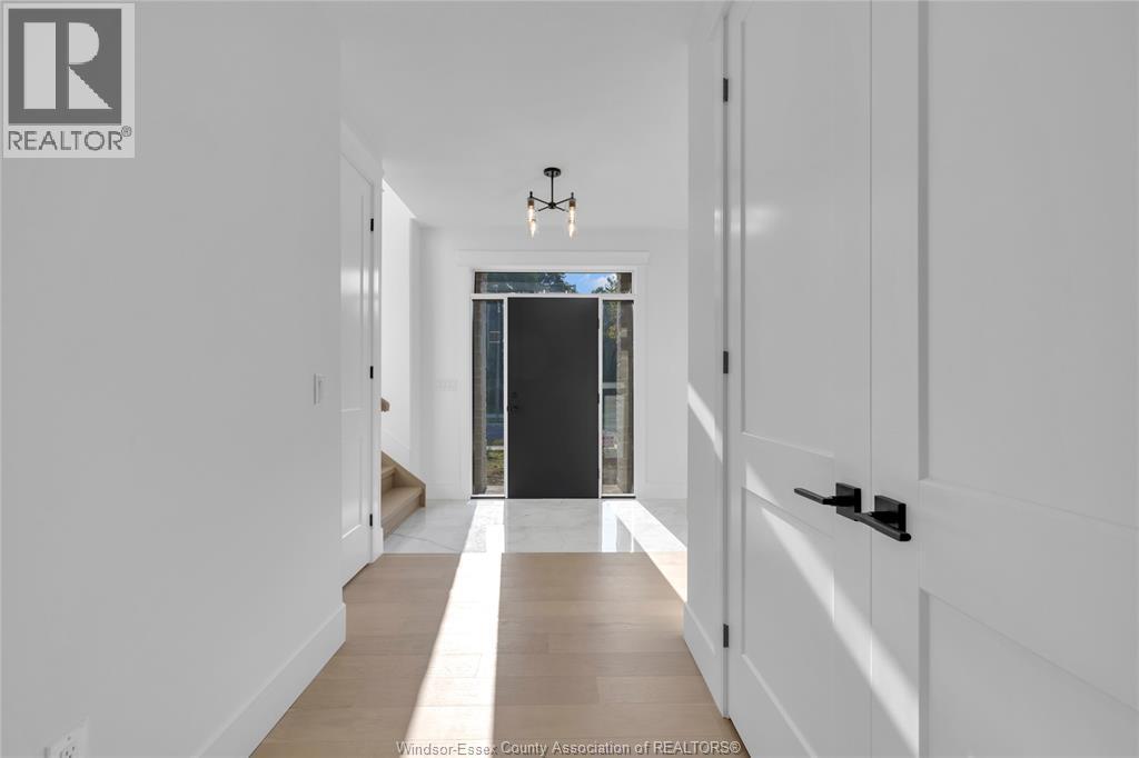 3450 Oke, LaSalle — photograph 3
