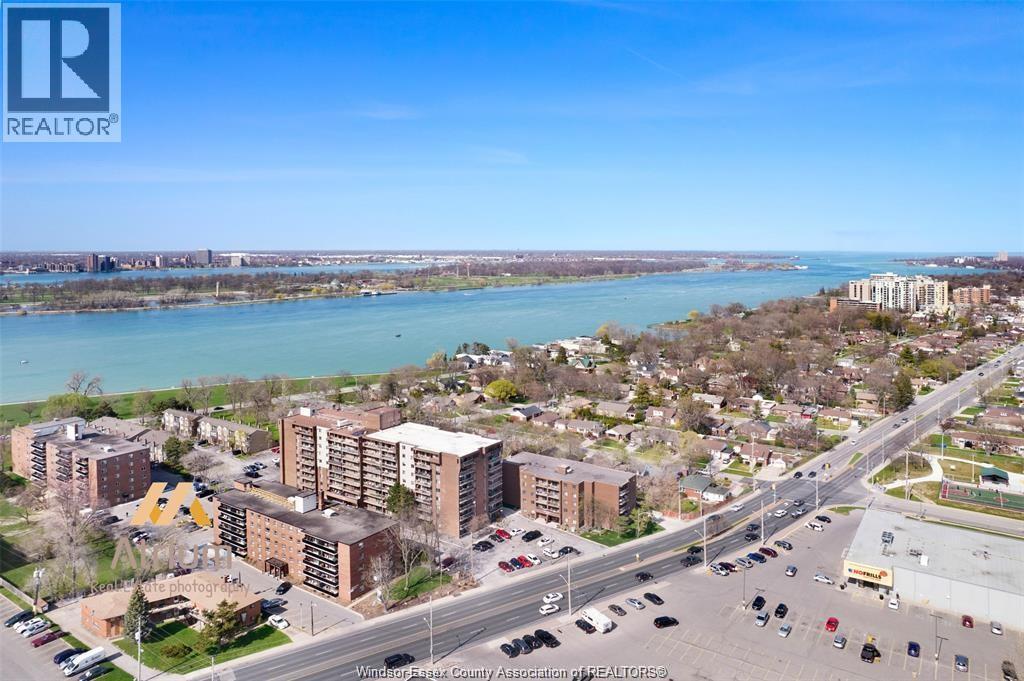 3936 Wyandotte Street #211, Windsor — primary photograph