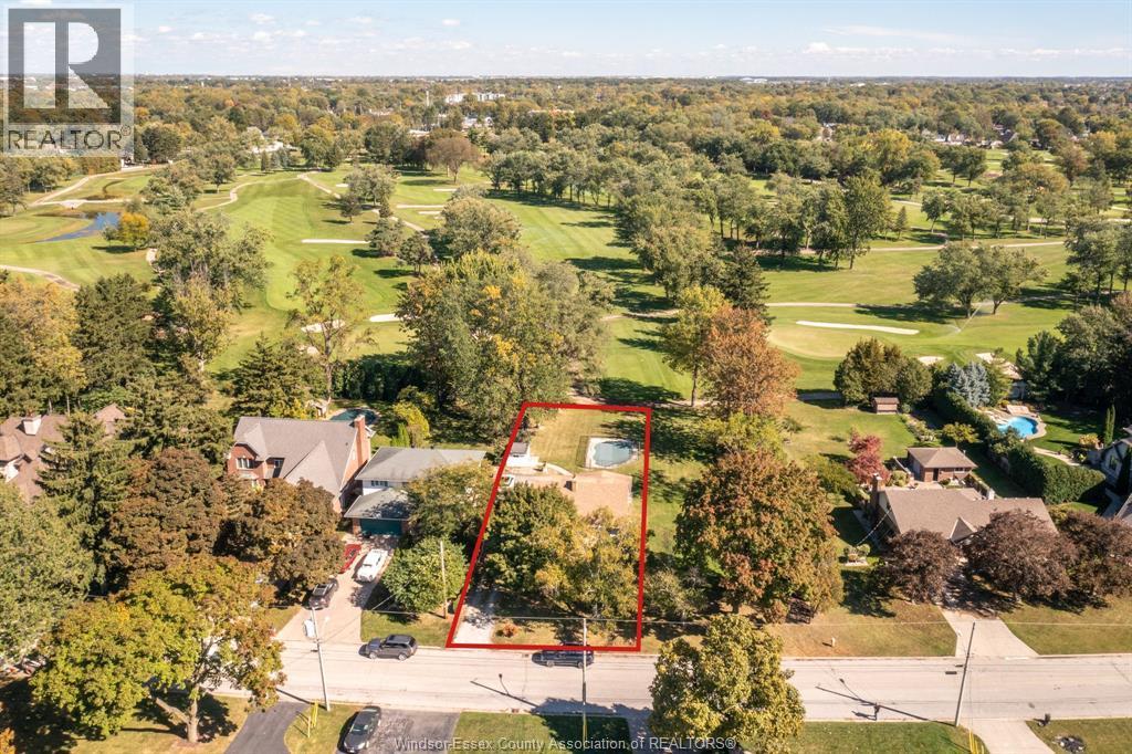 4054 Roseland Drive, Windsor — primary photograph