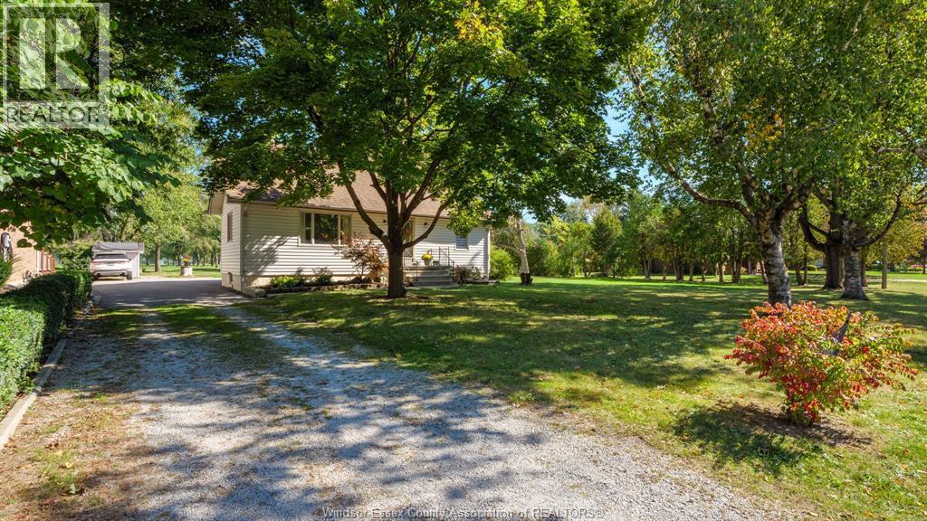 4054 Roseland Drive, Windsor — photograph 3