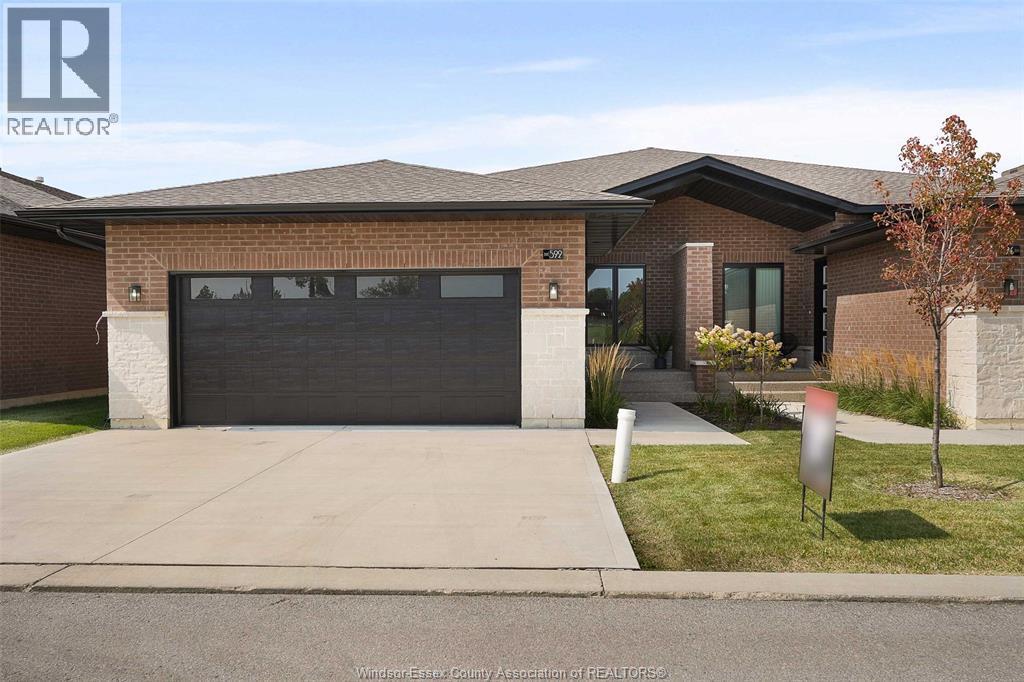 674 Lily Mac Boulevard, Windsor — primary photograph