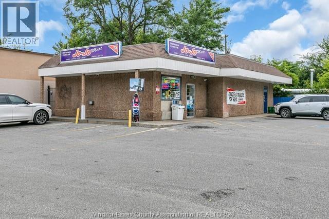 3688 Matchett Road, Windsor — primary photograph
