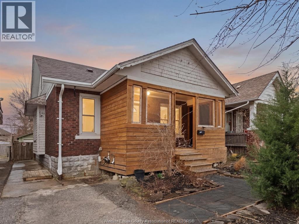1448 Dufferin Place, Windsor — primary photograph