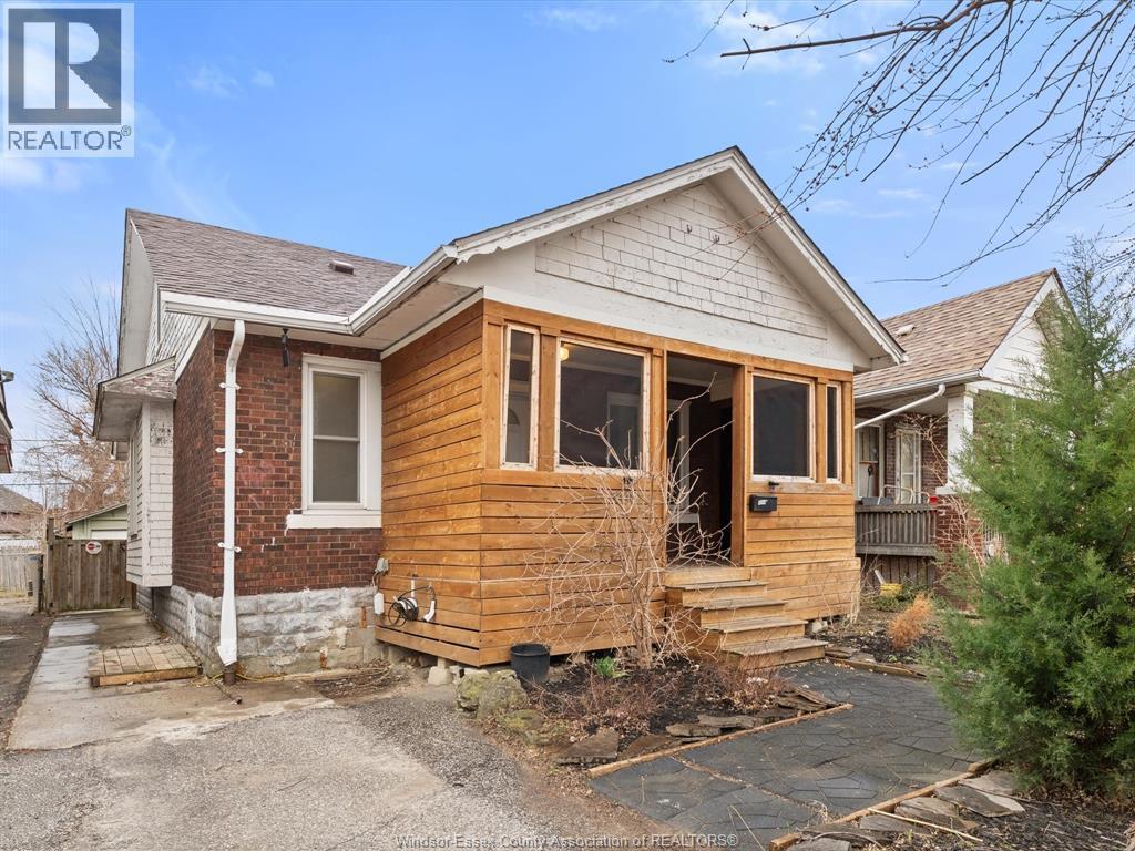 1448 Dufferin Place, Windsor — photograph 2