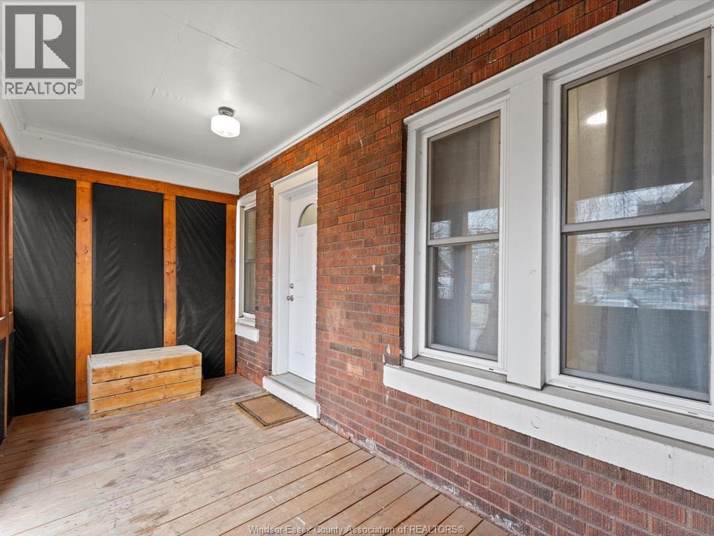 1448 Dufferin Place, Windsor — photograph 3