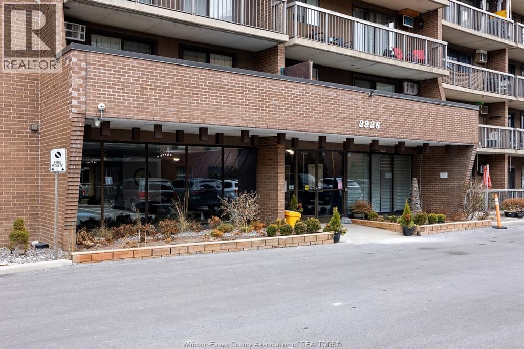 3936 Wyandotte Street #312, Windsor — photograph 3