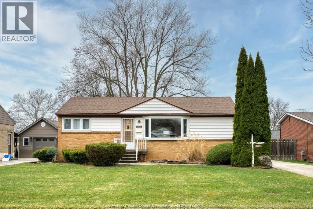 3603 Rockwell Boulevard, Windsor — primary photograph