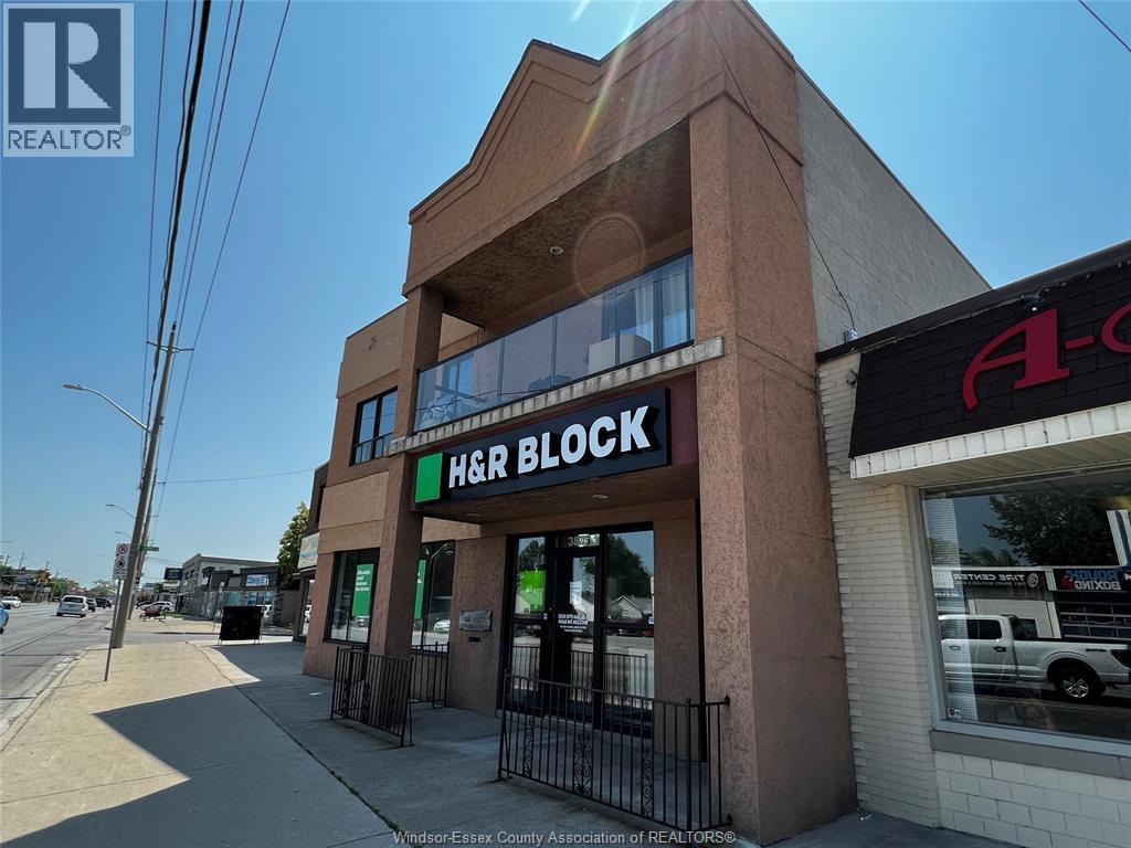 3875 Tecumseh Road #3, Windsor — photograph 2