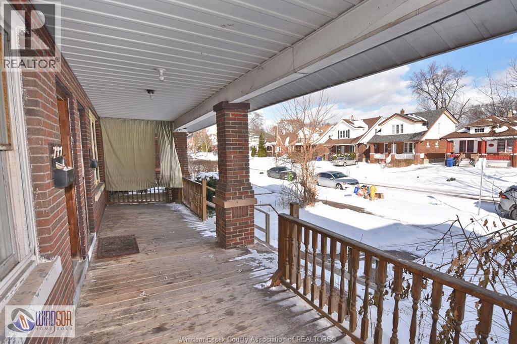 735-737 Partington, Windsor — photograph 2