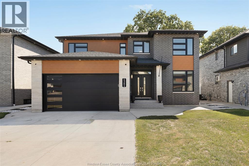 1581 Rockport, Windsor — primary photograph