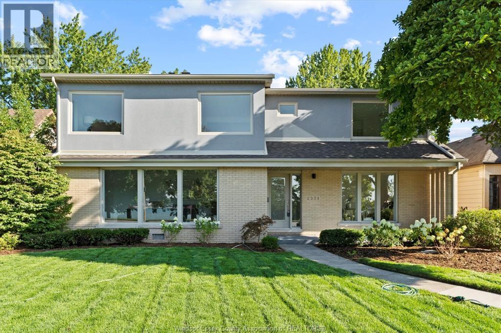 2371 Riverside Drive, Windsor — primary photograph