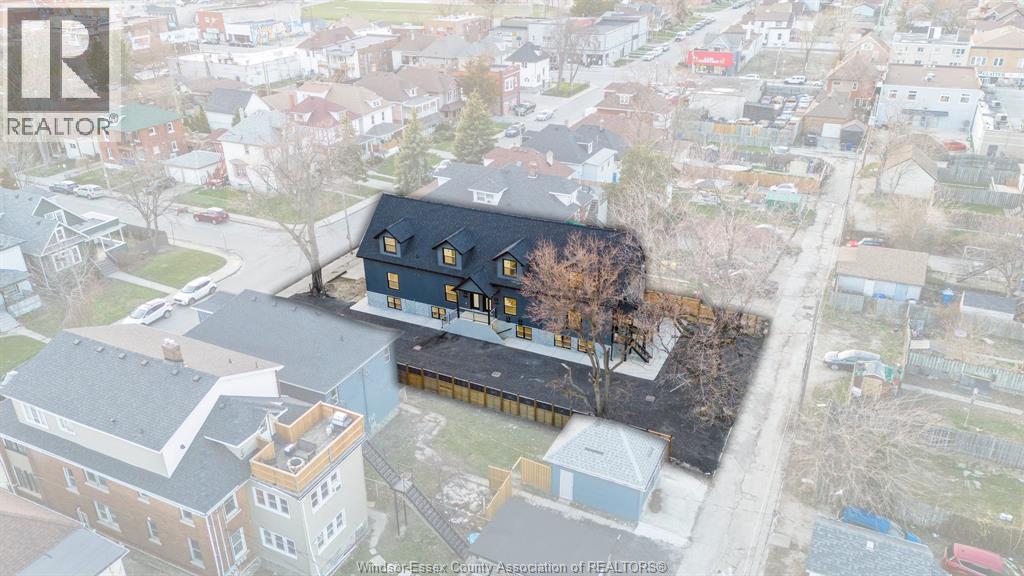 702 Pierre, Windsor — photograph 2